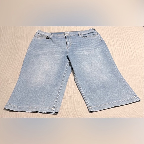 Lands’ End Women’s High Rise Wide Leg Crop Jeans, Size 22W in Beau Blue - Picture 2 of 5